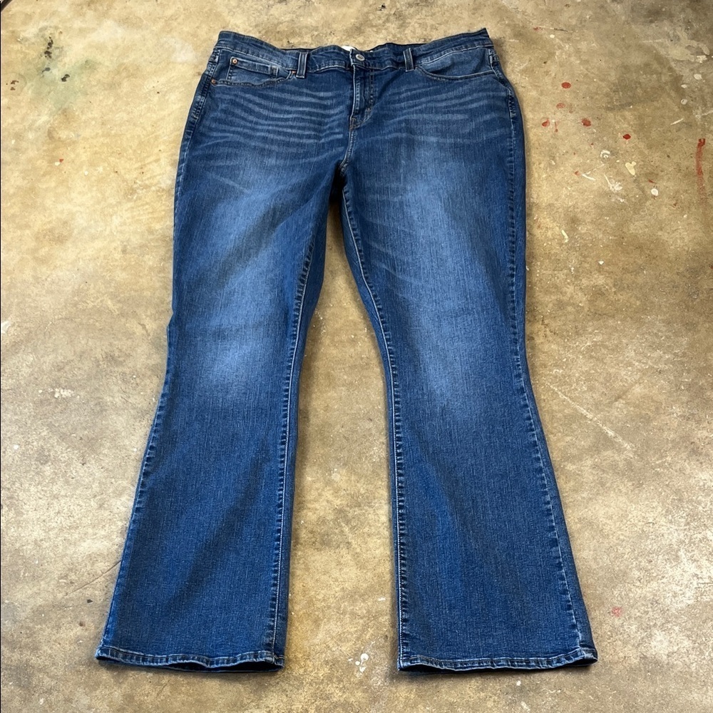 Signature by Levi Strauss bootcut jeans
Size: 18